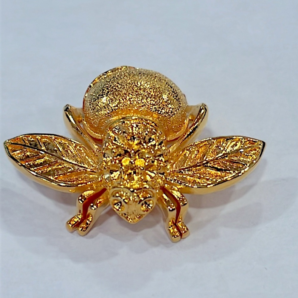 JOAN RIVERS GOLD TONE BEE PIN